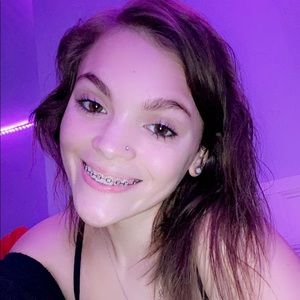 Meet your Posher, Chloe